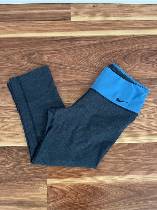 Nike Pants - Nike Dri-Fit Cropped Workout Leggings